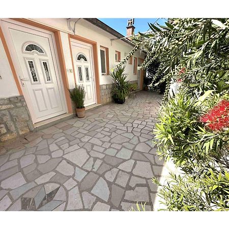 Apartments Okuka Tivat Exterior foto