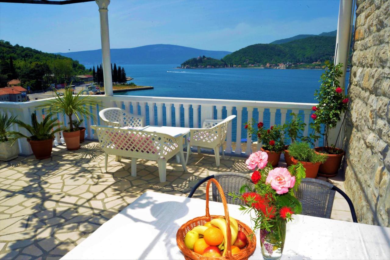 Apartments Okuka Tivat Exterior foto