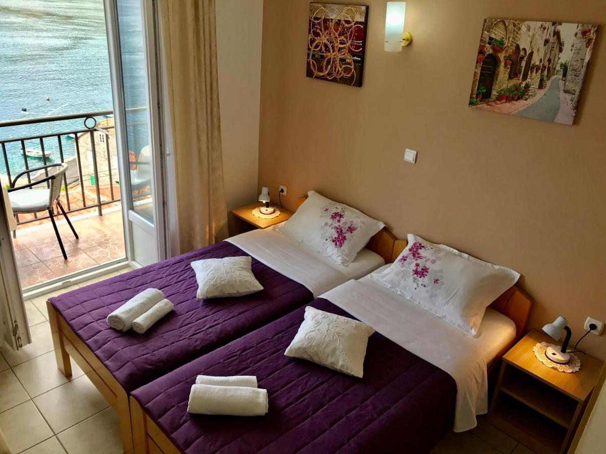 Apartments Okuka Tivat Exterior foto
